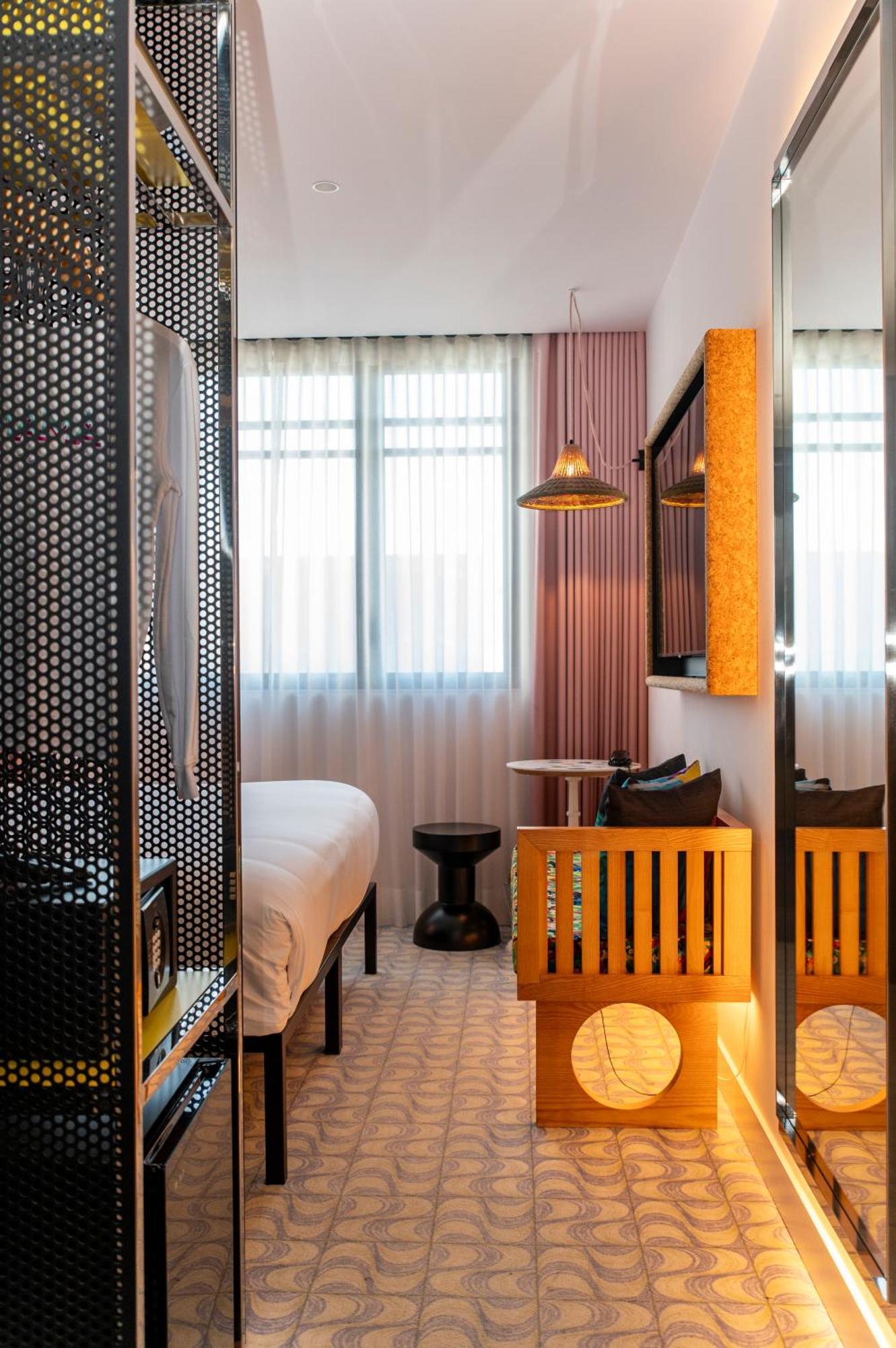 Mama Shelter Hotel 3*